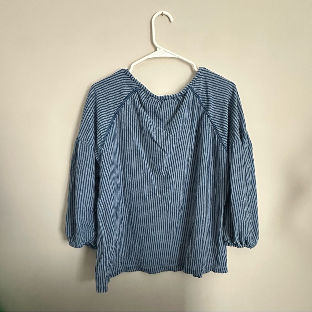 Blue Striped Universal Threads Blouse Medium